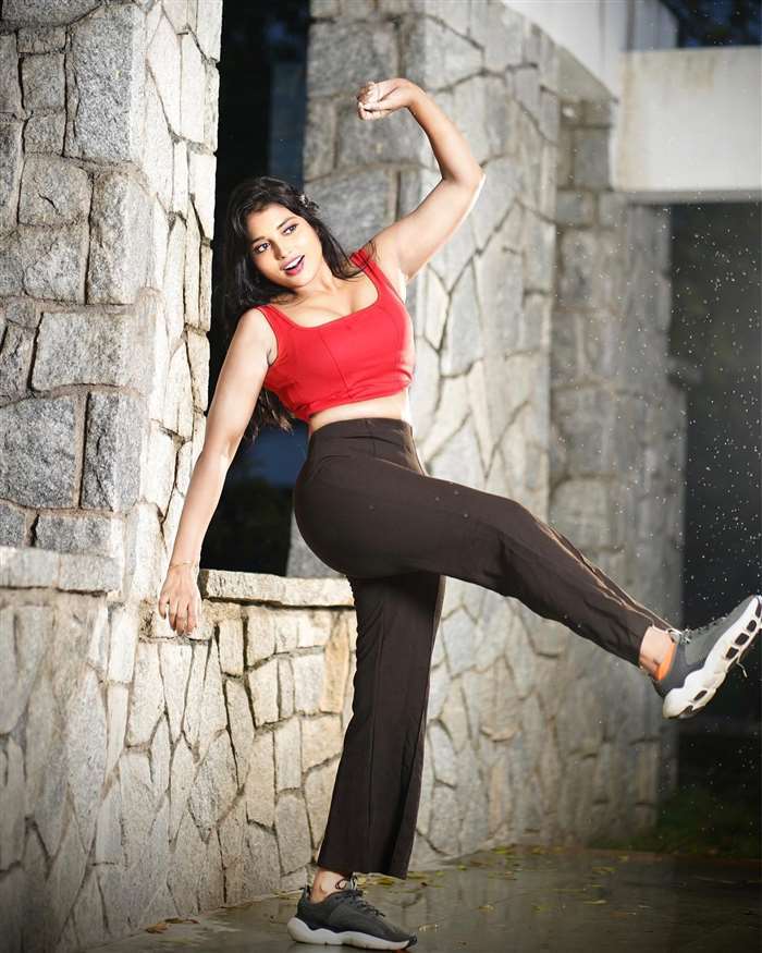 Chandrika Revathi's Stunning Red & Blue Ensemble