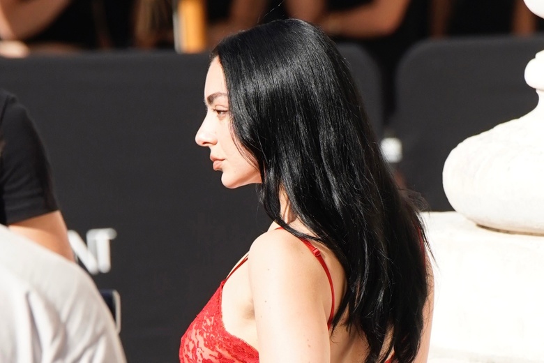 Charli Xcx Commands the Room in Stunning Parisian Style!