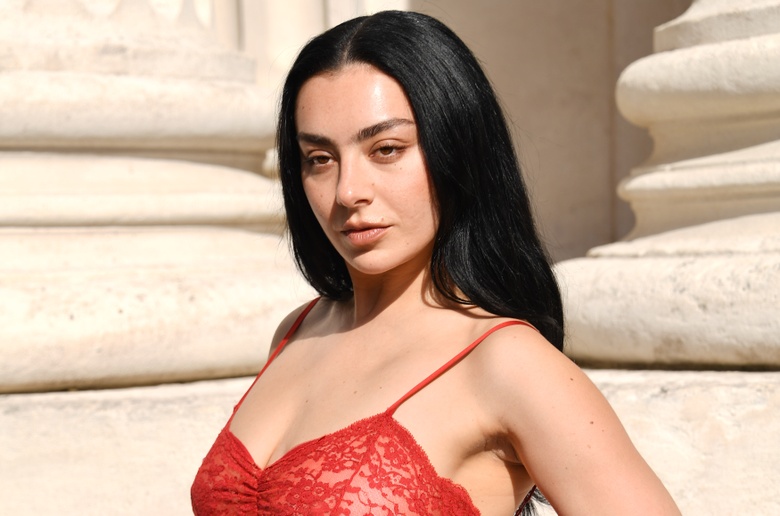 Charli Xcx Commands the Room in Stunning Parisian Style!