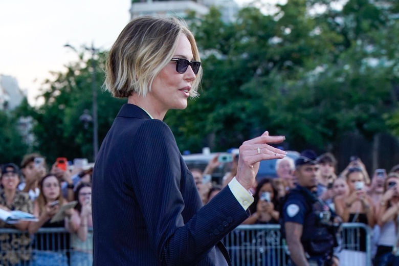 Charlize Theron’s Effortless Glamour at the Paris Odyssey Special Event