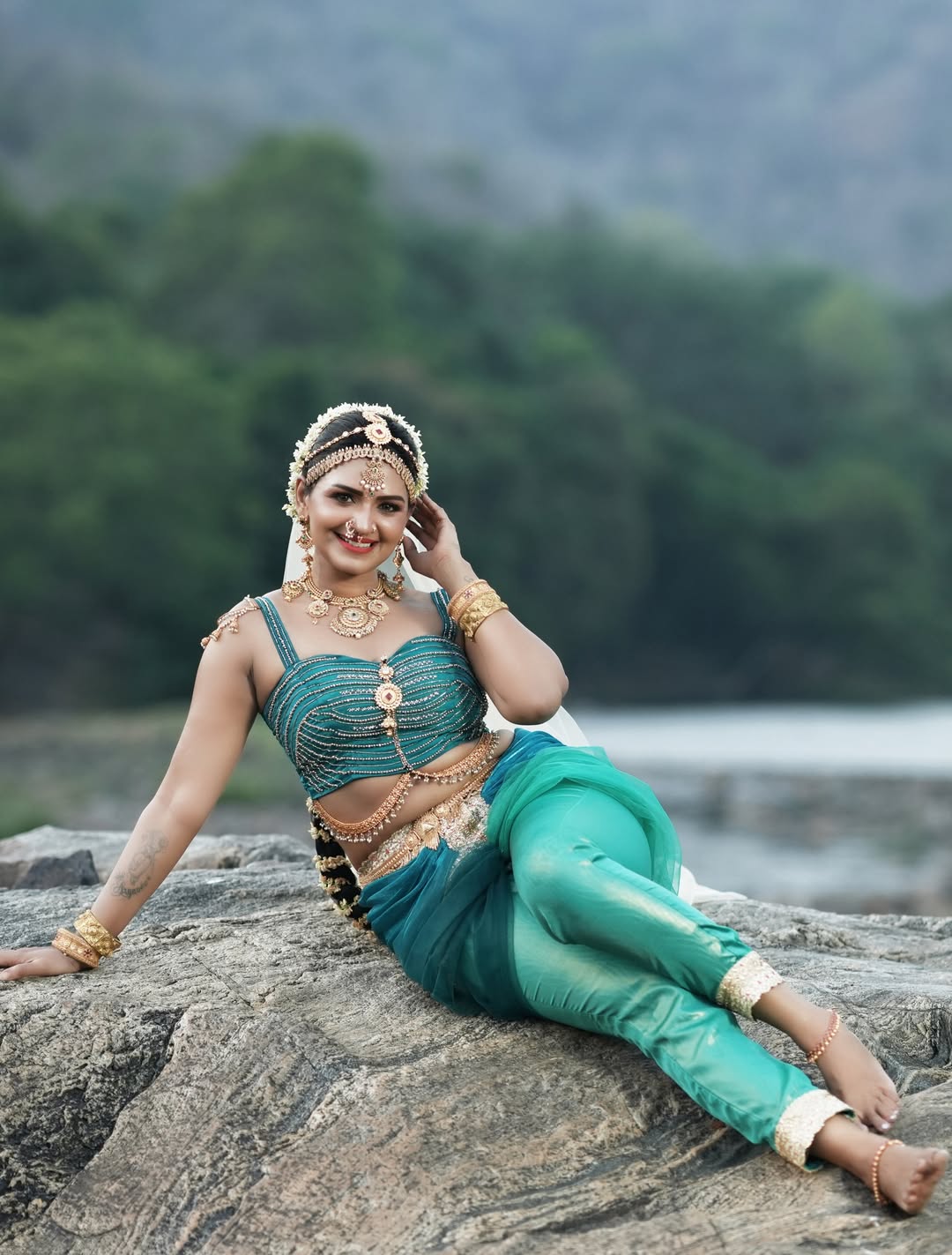 Anandhi Ajay's Stunning Photoshoot Moments Steal the Spotlight