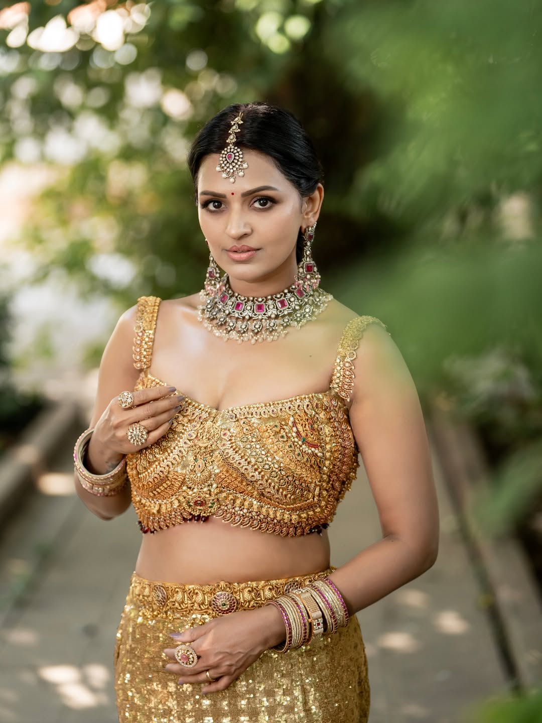 Anandhi Ajay's Stunning Photoshoot Moments Steal the Spotlight