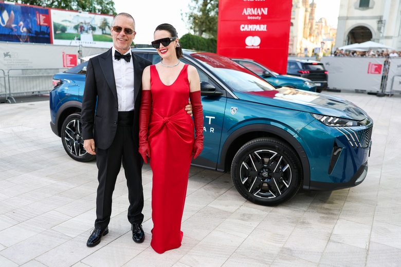 Claire Foy's Effortless Elegance Shines at the Venice Film Festival
