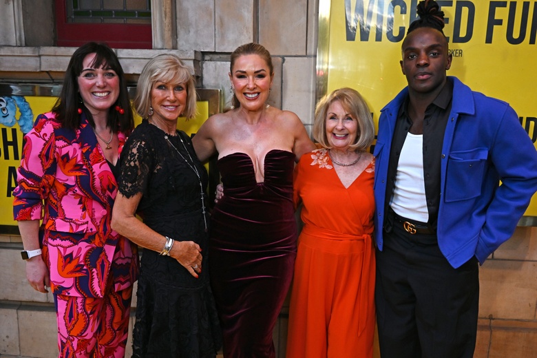 Claire Sweeney Shines in Stunning Red Carpet Glamour