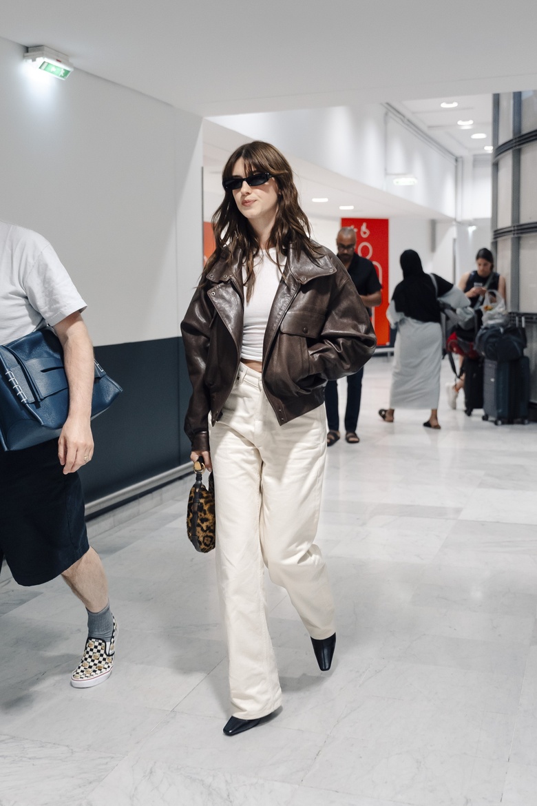 Daisy Edgar Jones Stuns in Paris Chic! Effortless Style Takes Center Stage