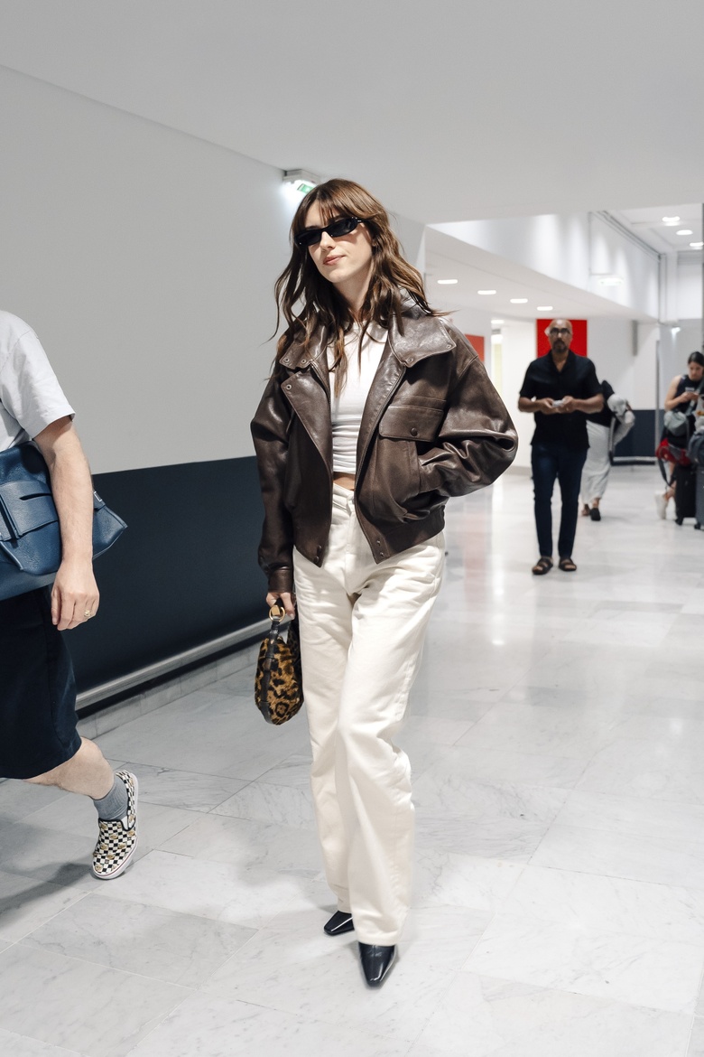 Daisy Edgar Jones Stuns in Paris Chic! Effortless Style Takes Center Stage