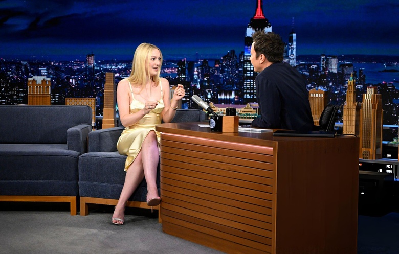 Dakota Fanning shines in a beautiful ensemble while appearing at The Tonight Show Starring Jimmy Fallon.