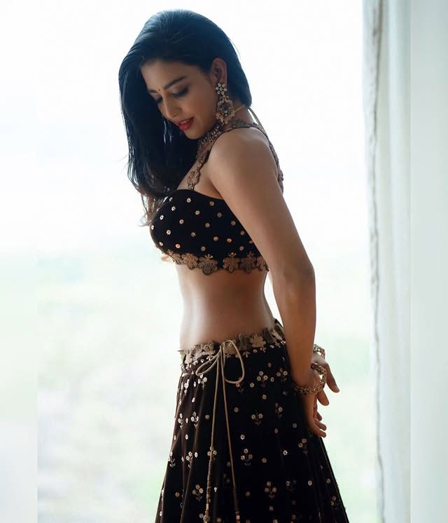 Purple Drape: Daksha Nagarkar's Saree Statement
