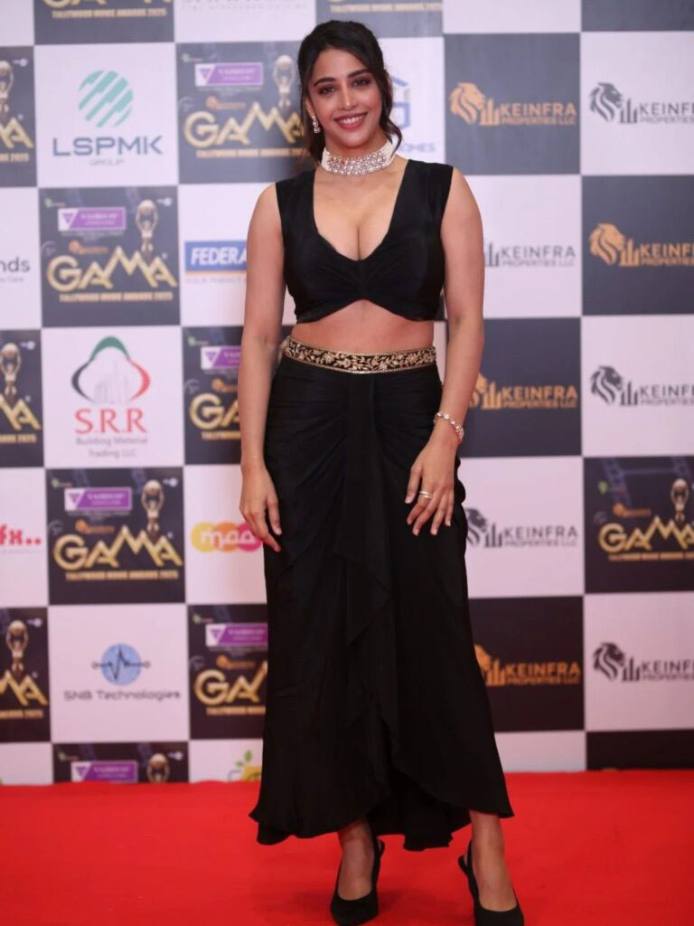 Purple Drape: Daksha Nagarkar's Saree Statement