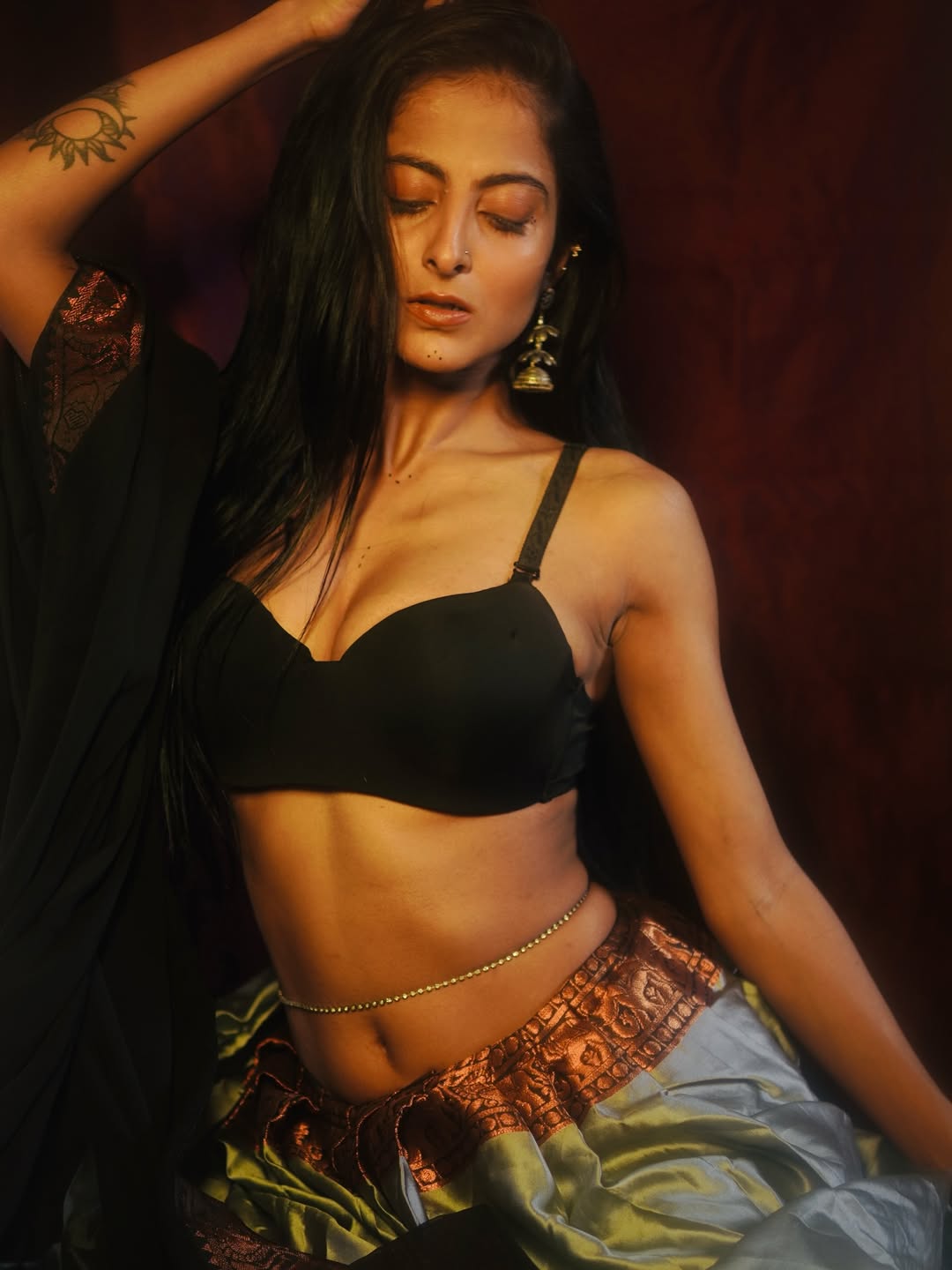 Debpriya Ghosh Owns the Spotlight in a Viral Bold Saree Look