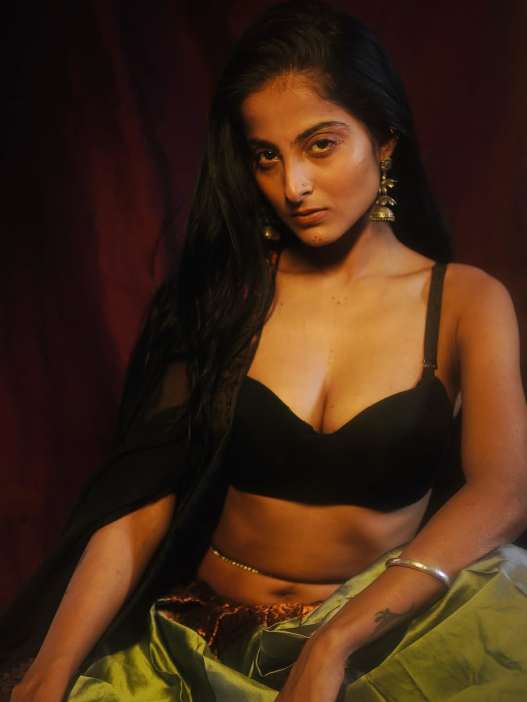 Debpriya Ghosh Owns the Spotlight in a Viral Bold Saree Look