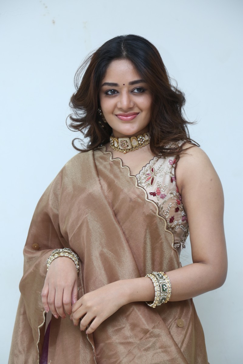 Deepshikha Chandran HD Photos Latest Fashion & Event Looks