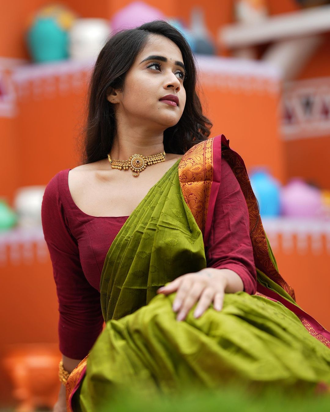 Deepthi Sunaina Stunning Green Saree Photos