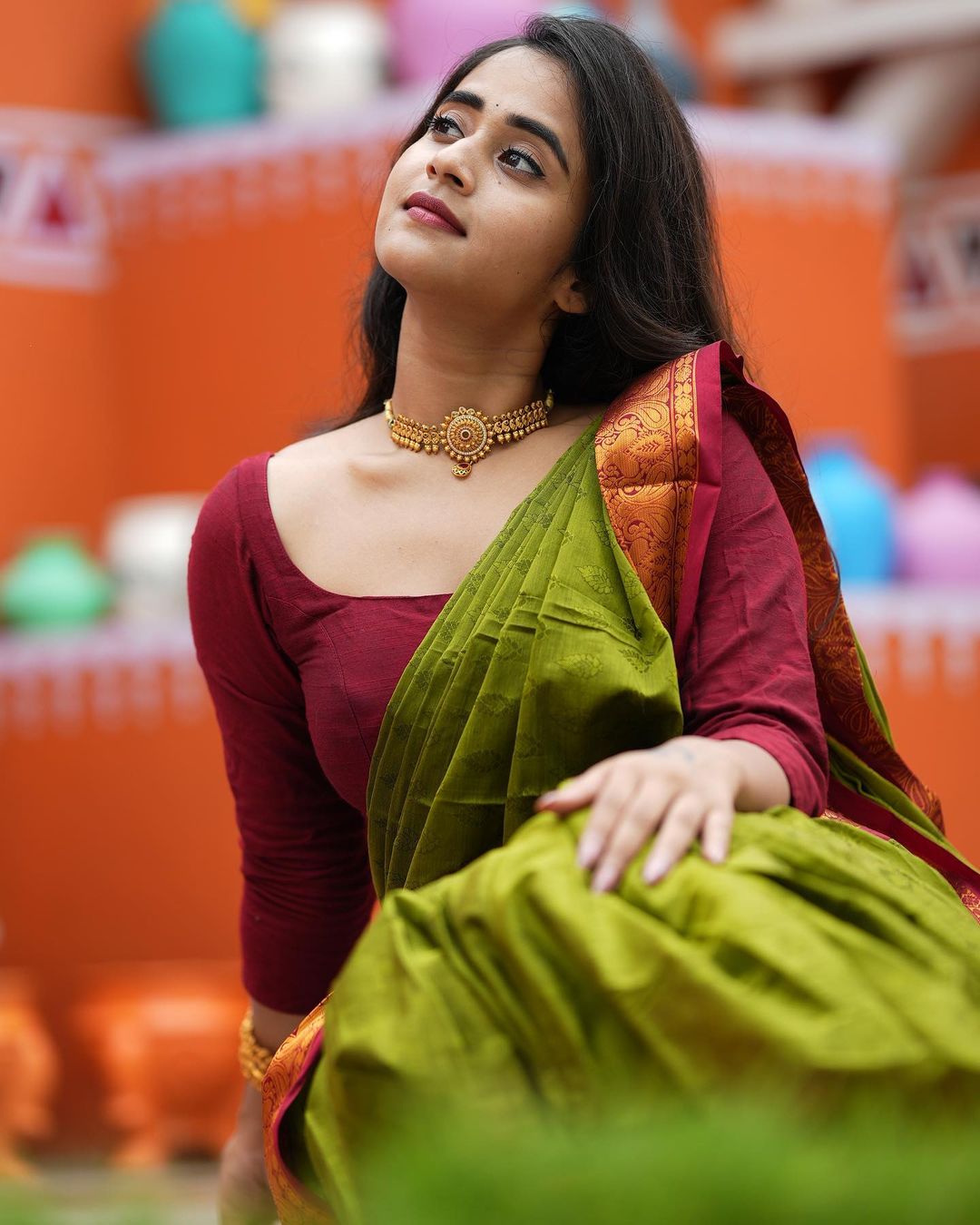 Deepthi Sunaina Stunning Green Saree Photos