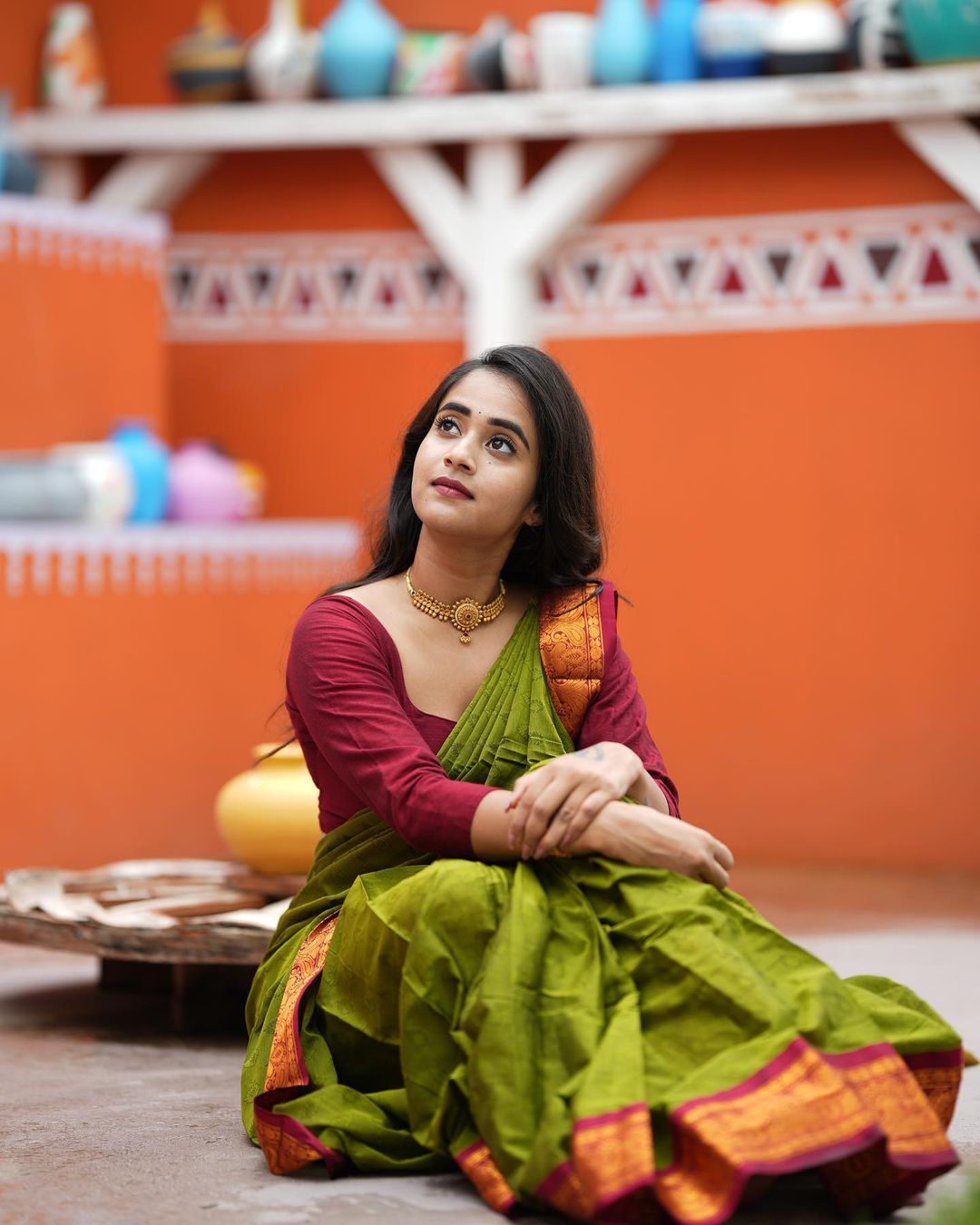 Deepthi Sunaina Stunning Green Saree Photos
