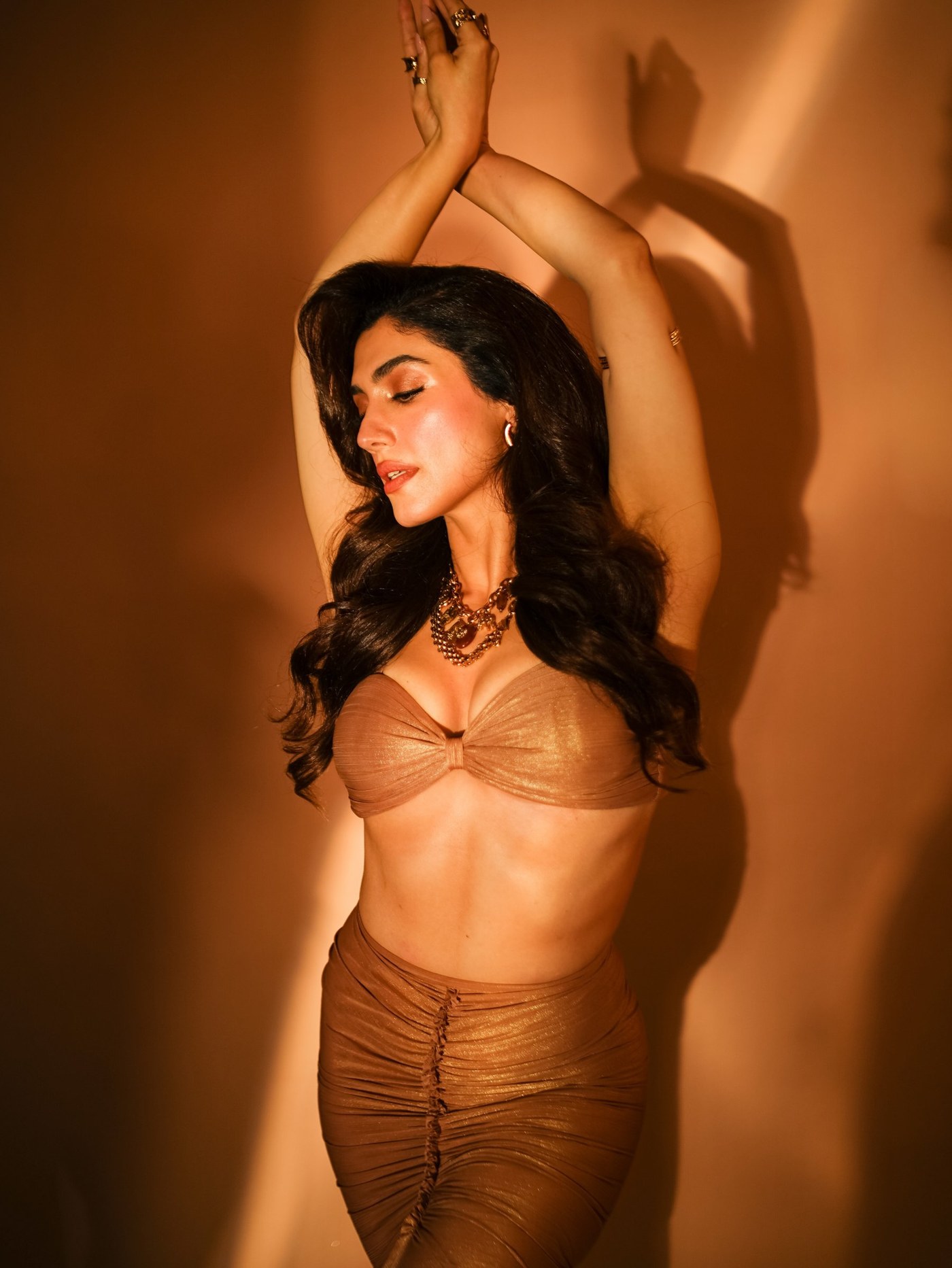 Delbar Arya Owns the Spotlight in a Masterclass of Modern Glamour