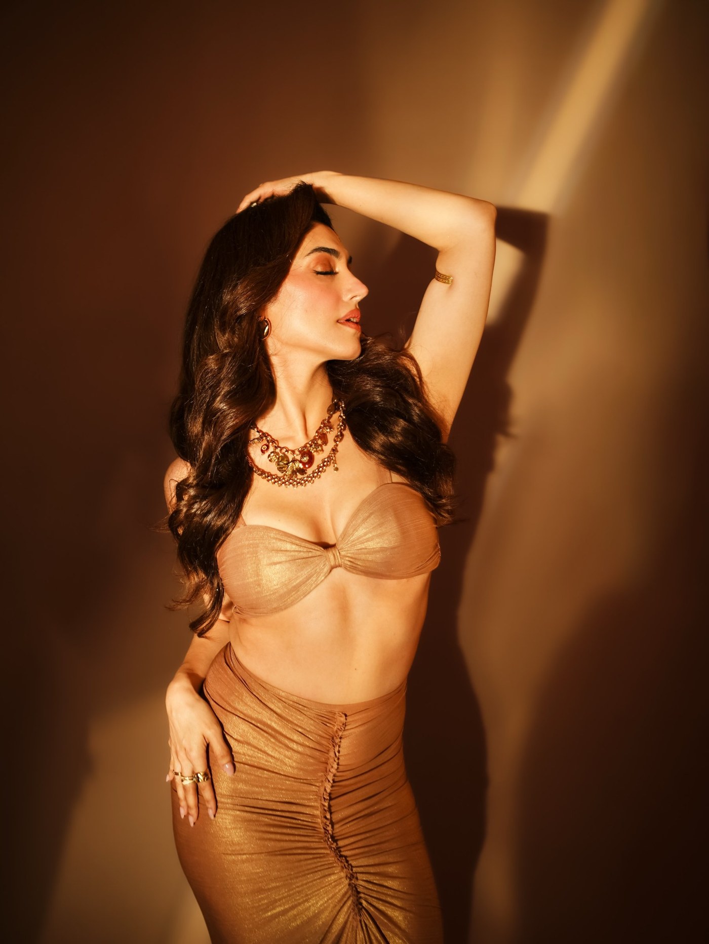 Delbar Arya Owns the Spotlight in a Masterclass of Modern Glamour