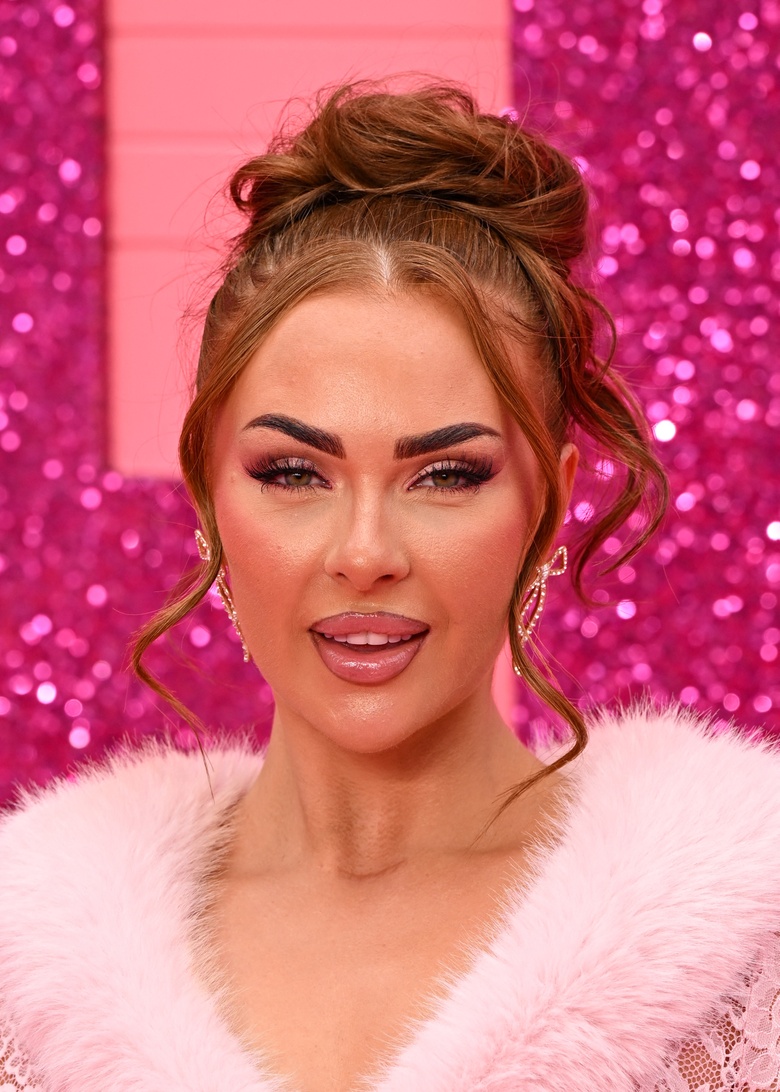 Demi Jones Steals the Show at London’s Glamorous Screening Event!