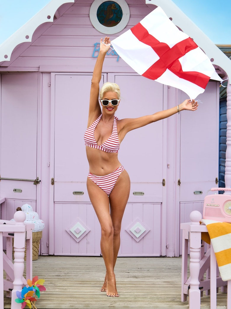 Denise Van Outen Brings Sparkling Glamour at the London Event!