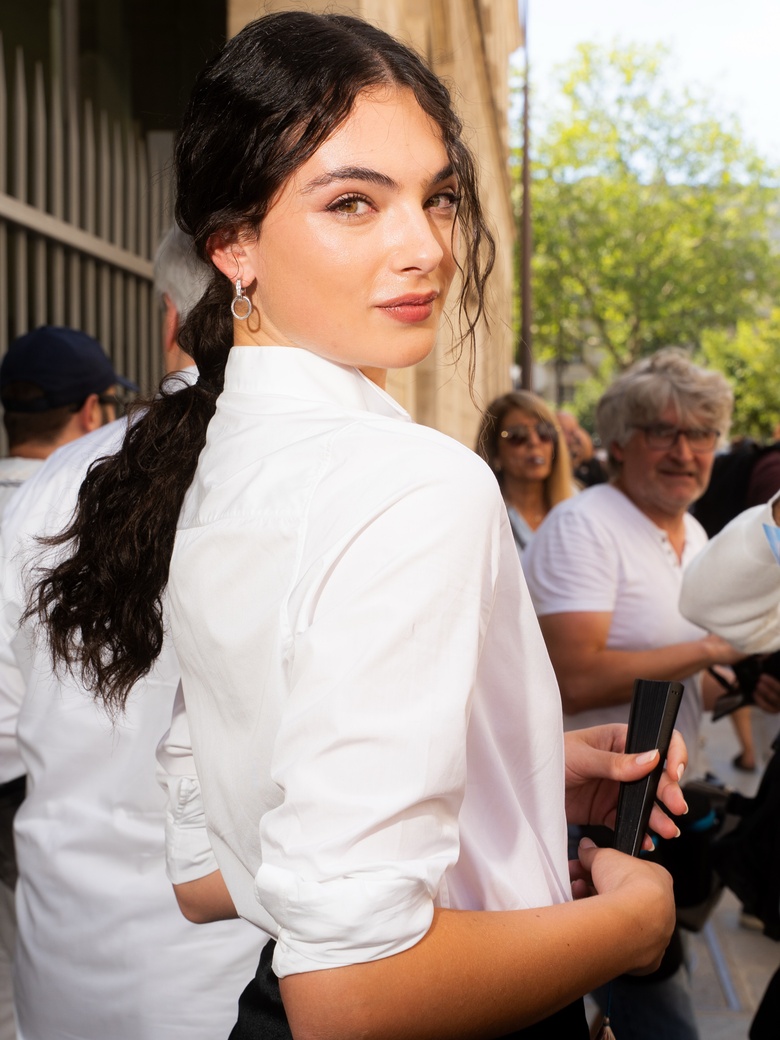 Deva Cassel Captivates Paris: Shining at Dior's Haute Couture Show!