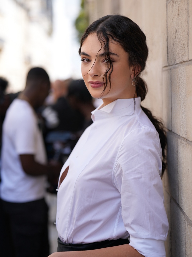 Deva Cassel Captivates Paris: Shining at Dior's Haute Couture Show!