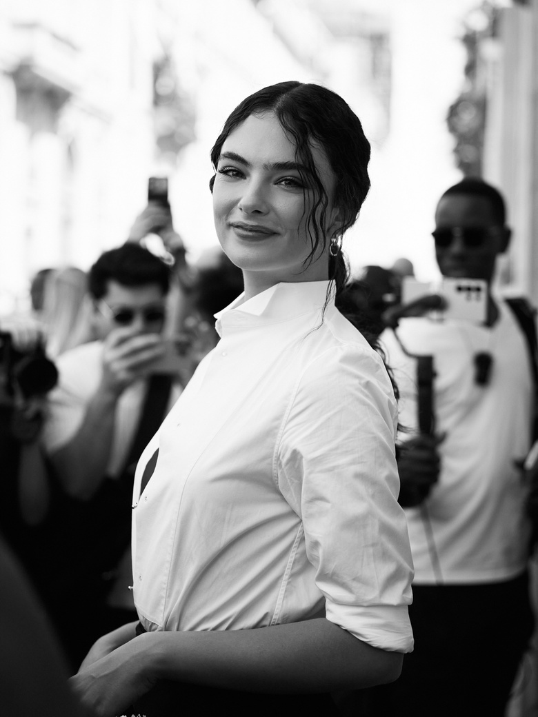 Deva Cassel Captivates Paris: Shining at Dior's Haute Couture Show!