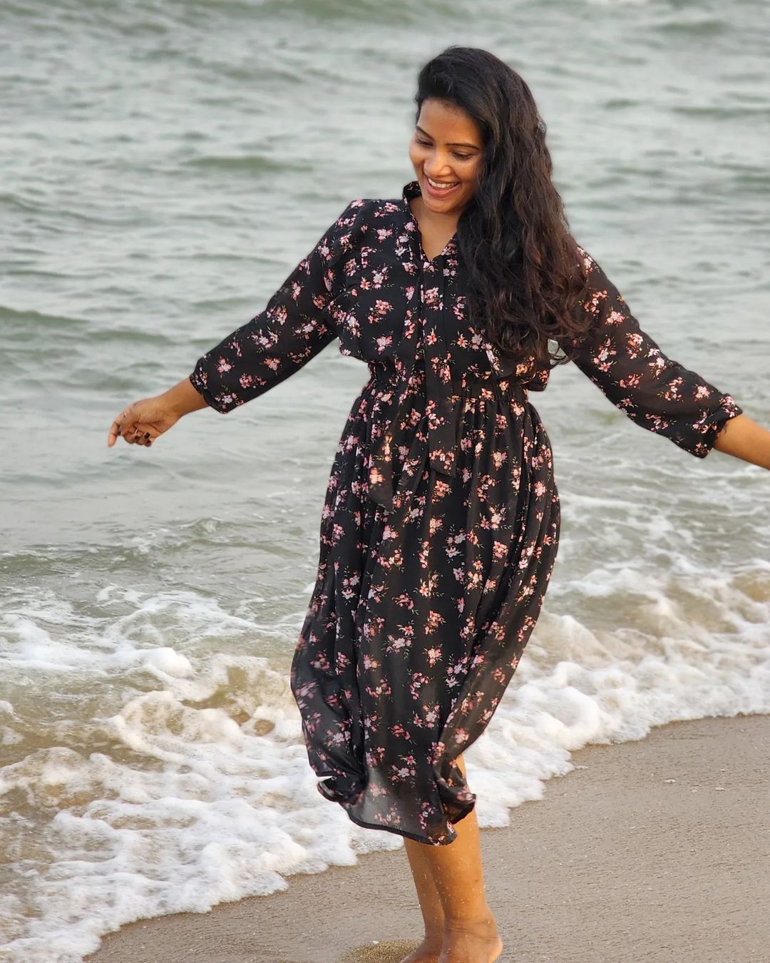 Dhivya Duraisamy Beach Photos Summer Glamour