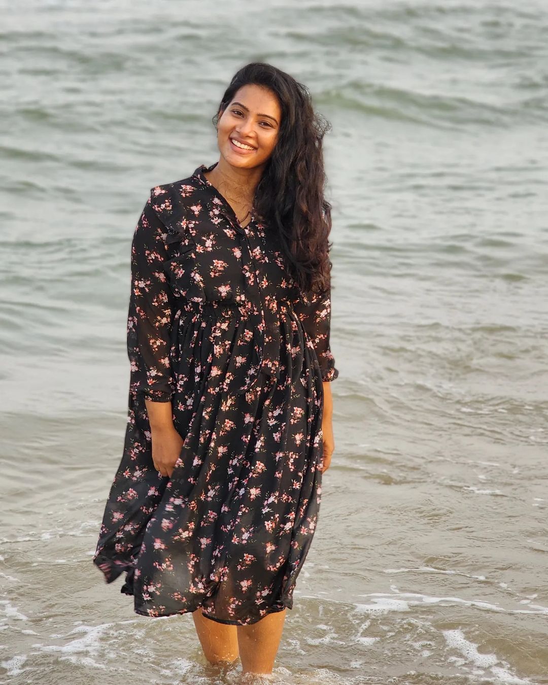 Dhivya Duraisamy Beach Photos Summer Glamour