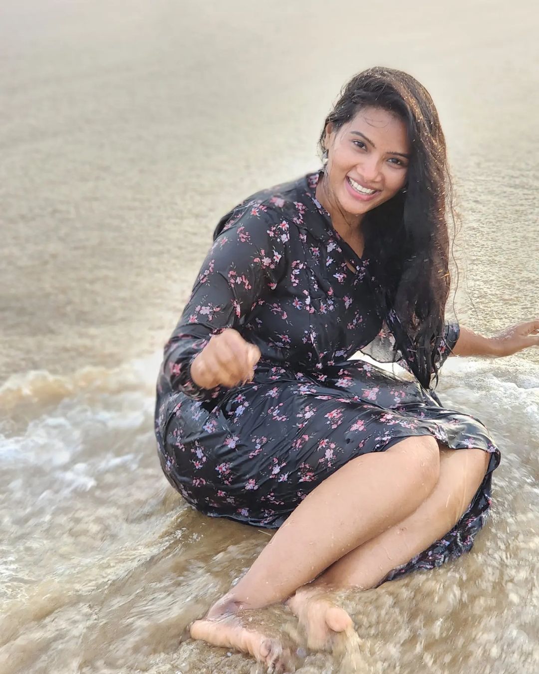 Dhivya Duraisamy Beach Photos Summer Glamour