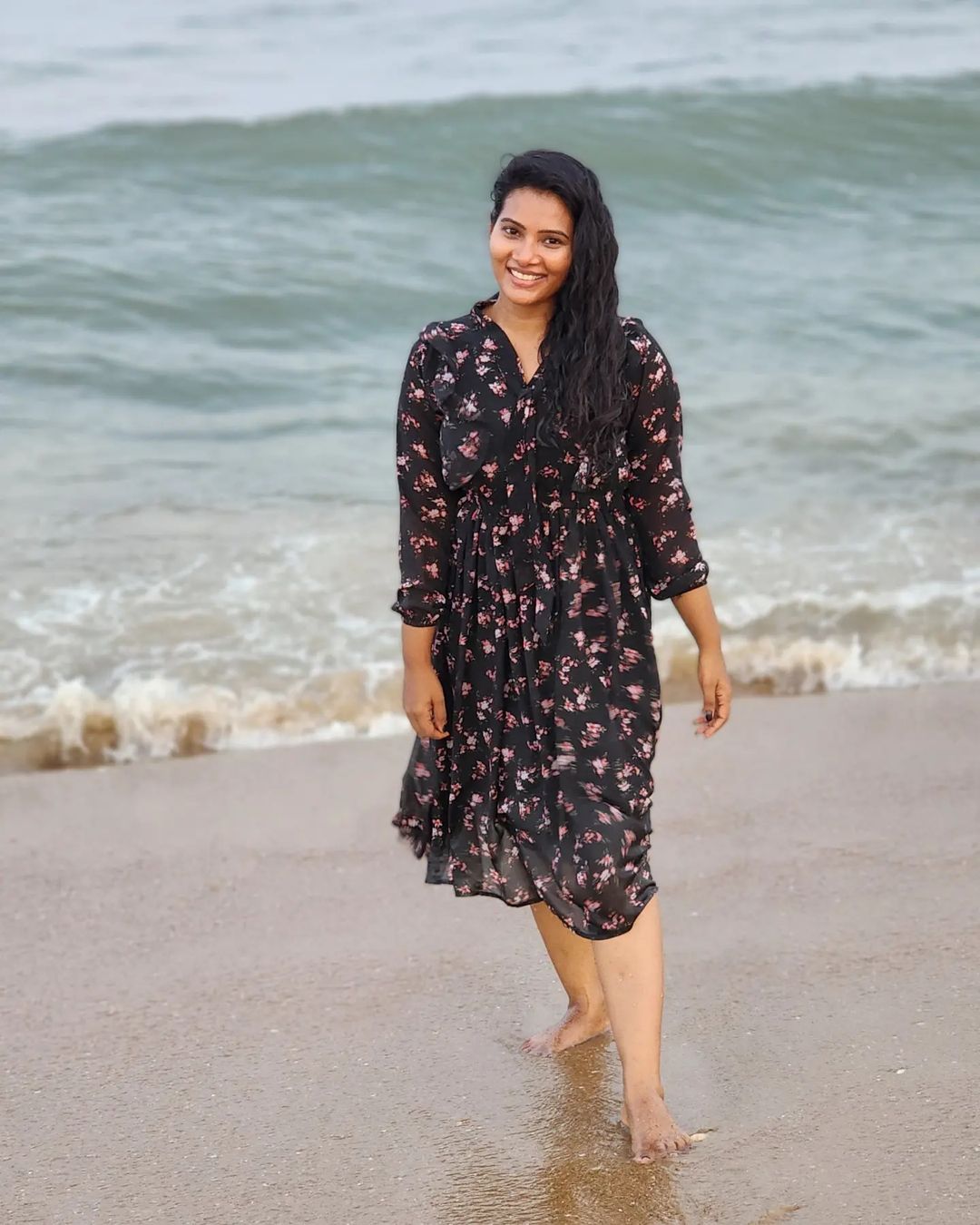 Dhivya Duraisamy Beach Photos Summer Glamour
