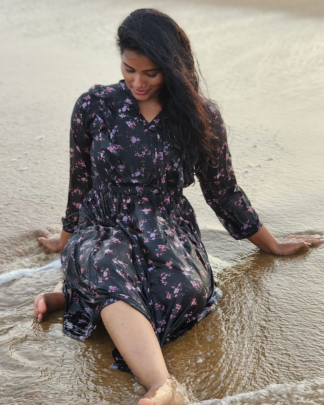 Dhivya Duraisamy Beach Photos Summer Glamour