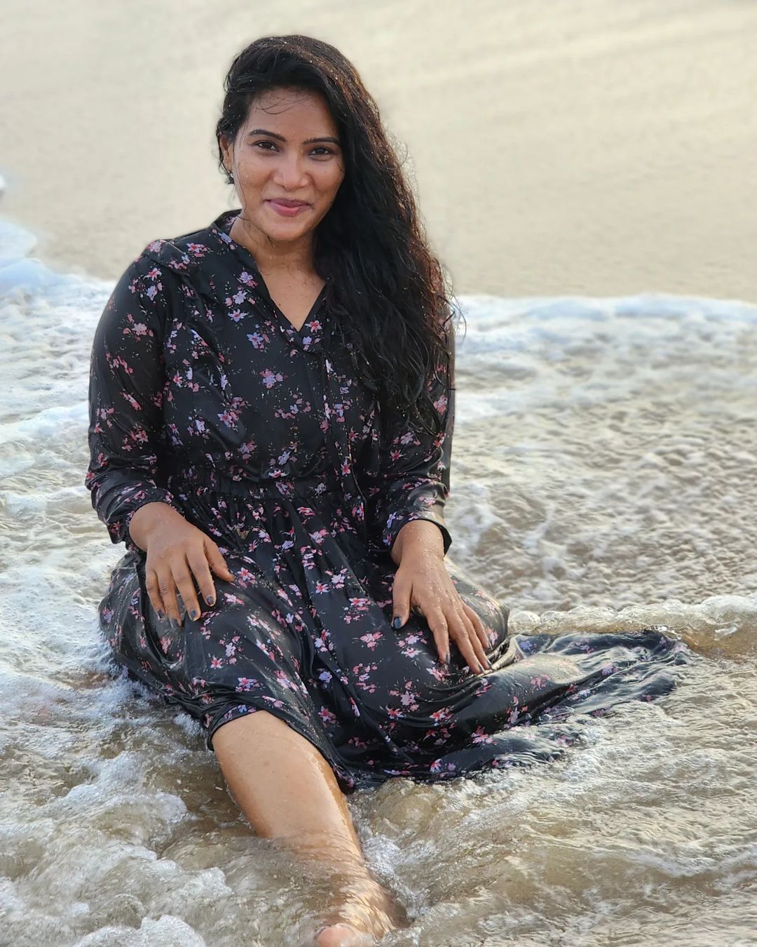 Dhivya Duraisamy Beach Photos Summer Glamour