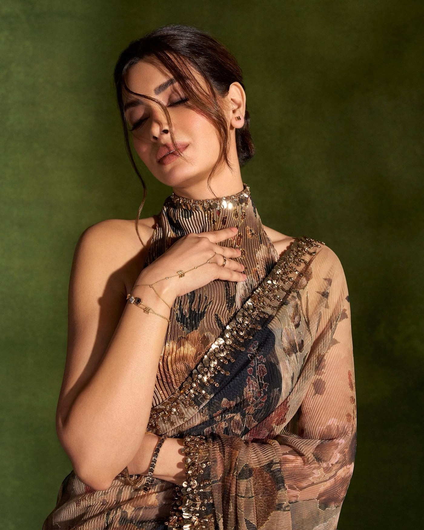 Diana Penty's Art of Statement Dressing: Effortless Elegance Defined