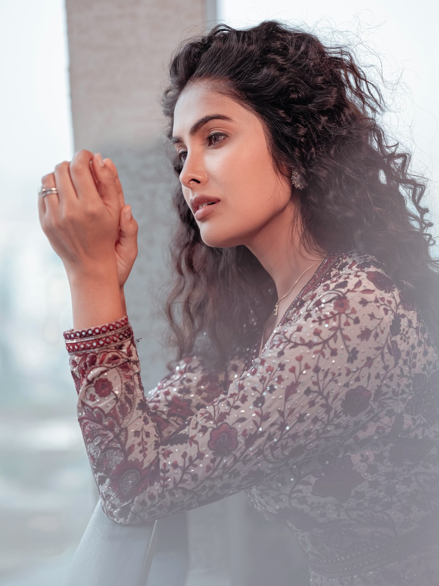 Effortless Ethnic Glamour: Divi Vadthya Redefines Modern Indian Style