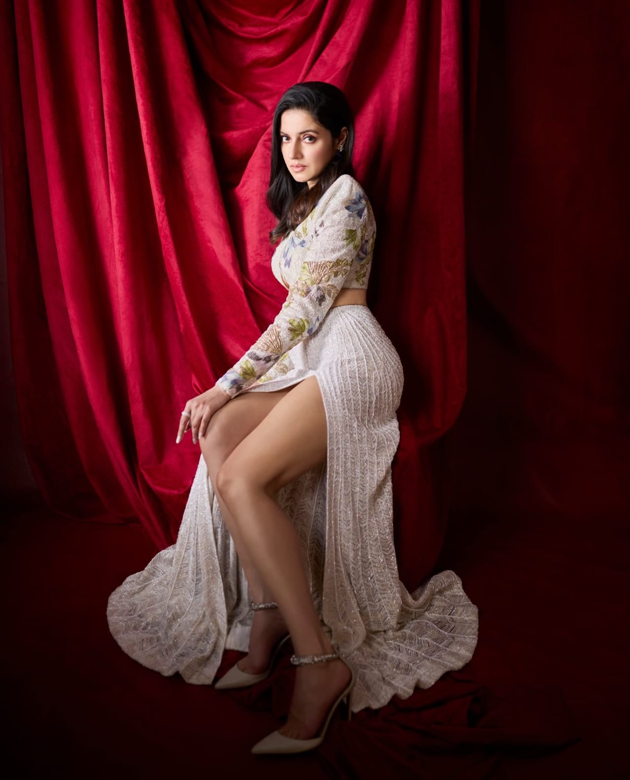Divya Khosla's Modern Muse Vibes: A Masterclass in Effortless Glamour
