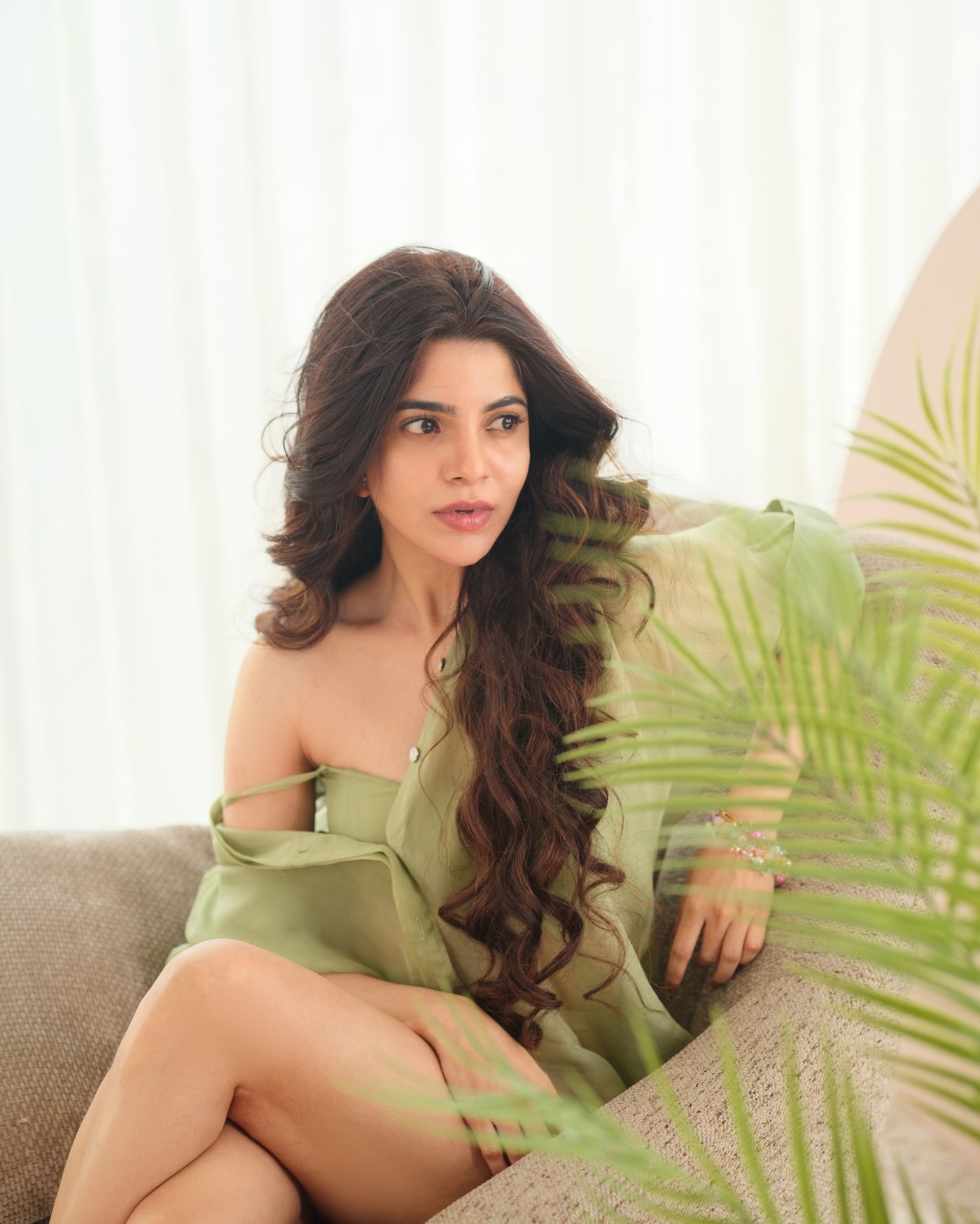 Divyabharathi Effortlessly Defines Casual Glamour in Soft Pastels
