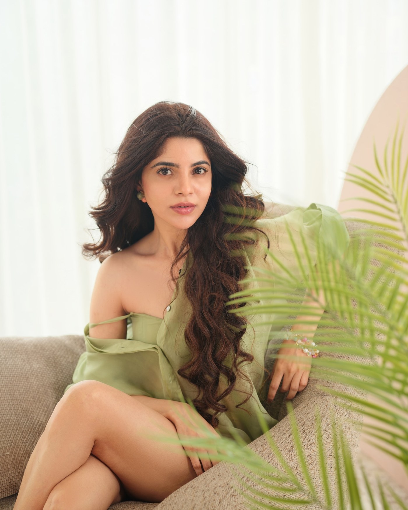 Divyabharathi Effortlessly Defines Casual Glamour in Soft Pastels