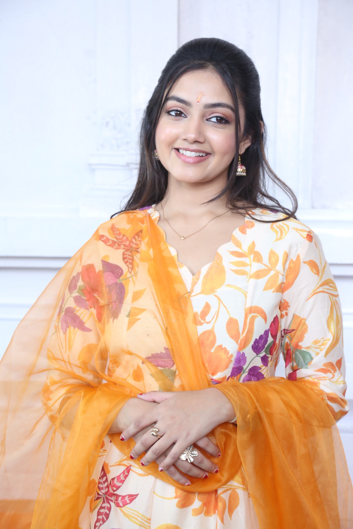 Divyani Mondal's Regal Charm: Celebrating Effortless Ethnic Elegance!