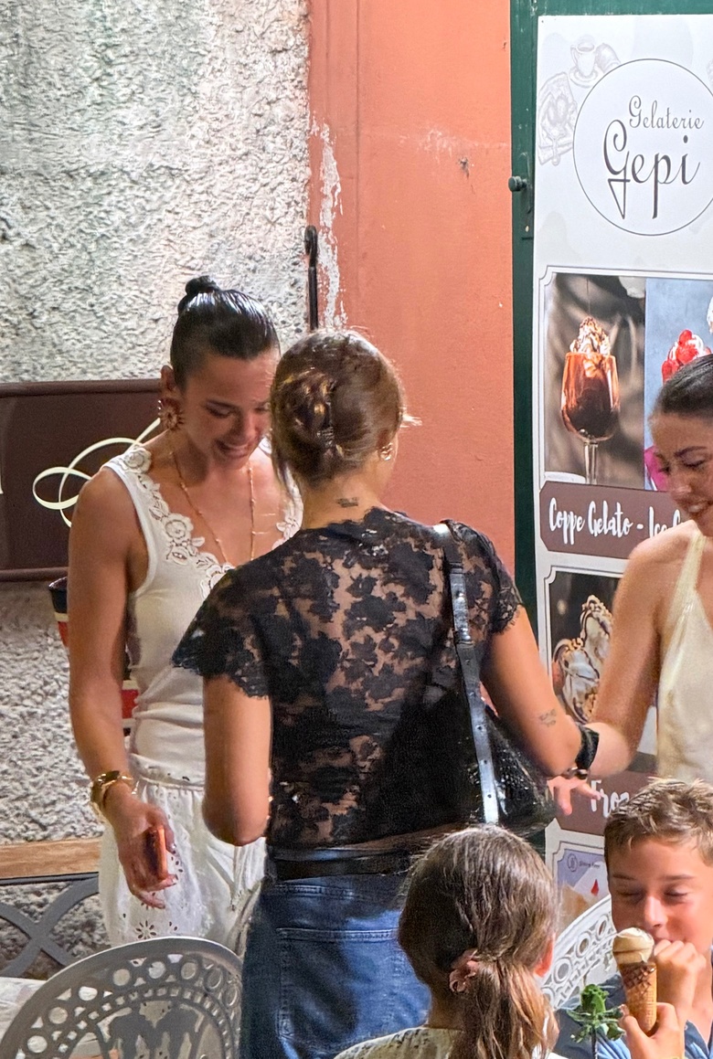 From Portofino Charm to Superstar Style: Dua Lipa’s Effortless Glamour