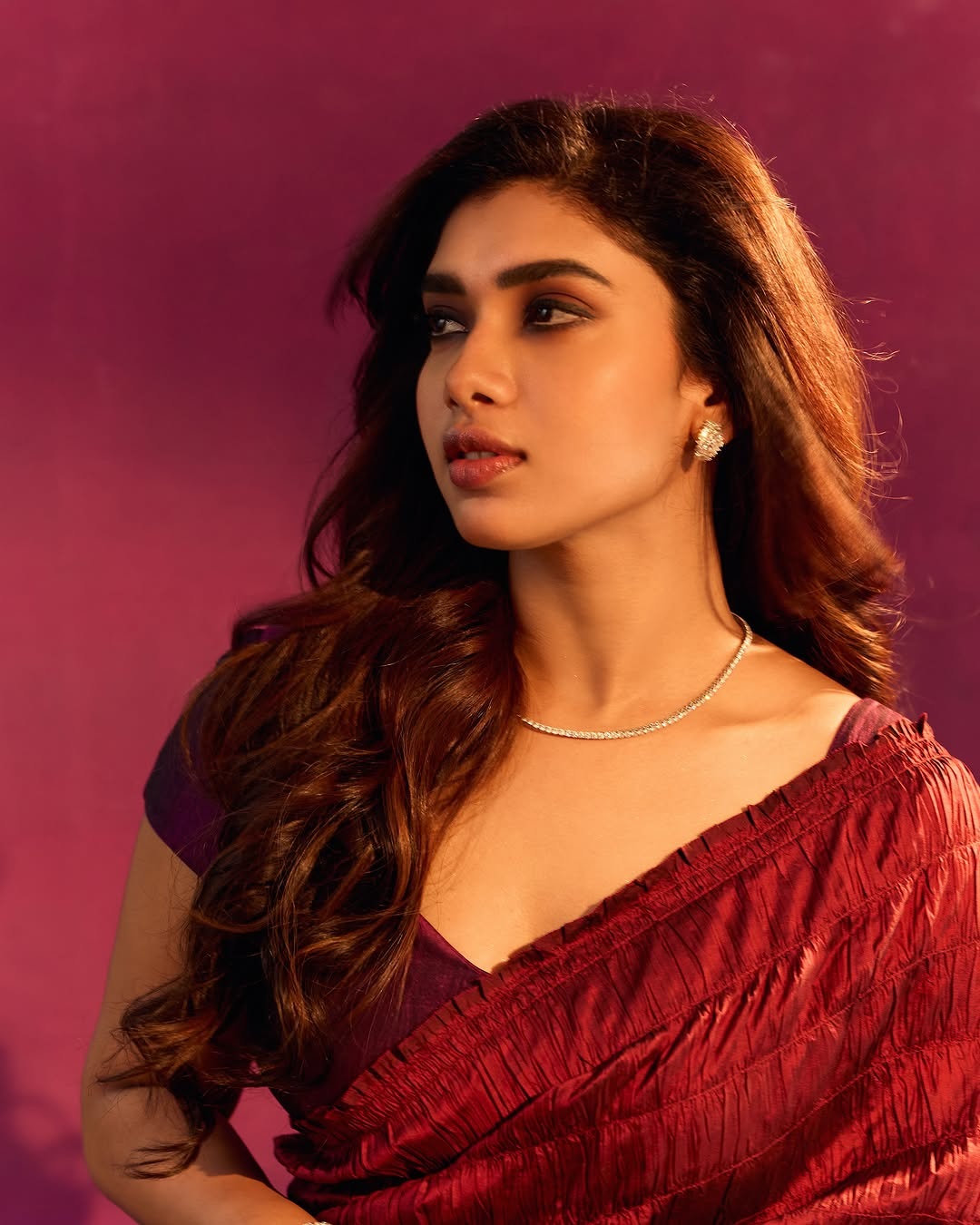 Dushara Vijayan's Viral Photos: The Latest Bollywood Glamour