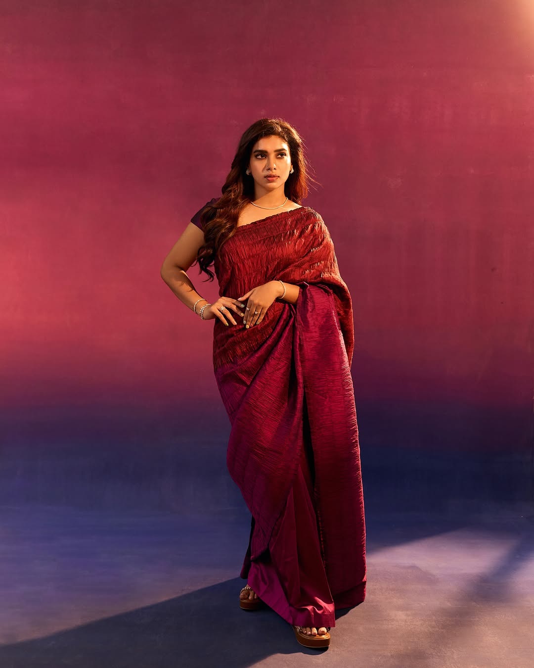 Dushara Vijayan's Viral Photos: The Latest Bollywood Glamour