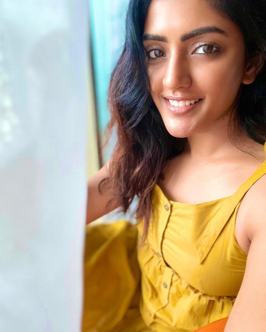 Eesha Rebba's Golden Glow: A Stunning Photo Gallery