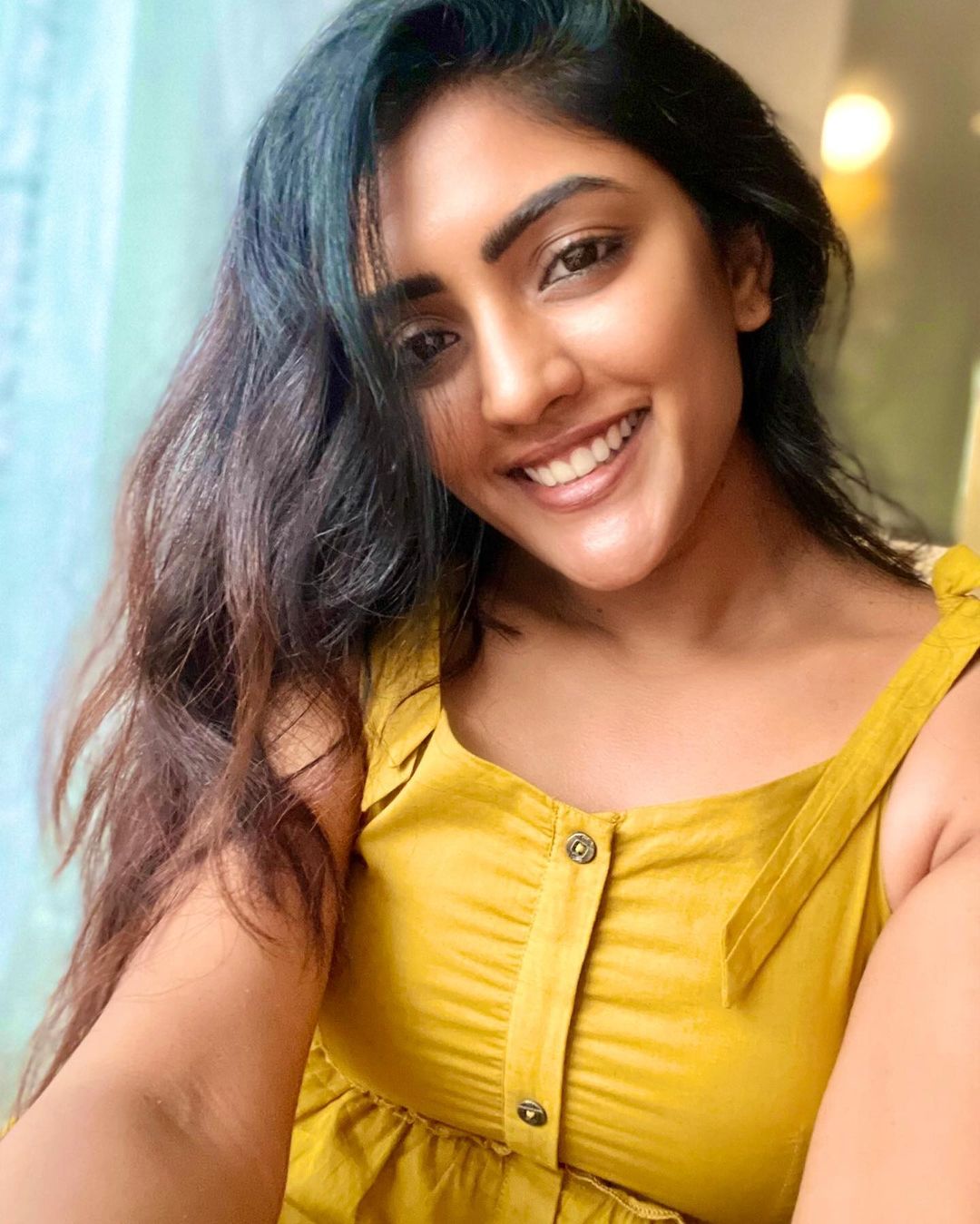 Eesha Rebba's Golden Glow: A Stunning Photo Gallery