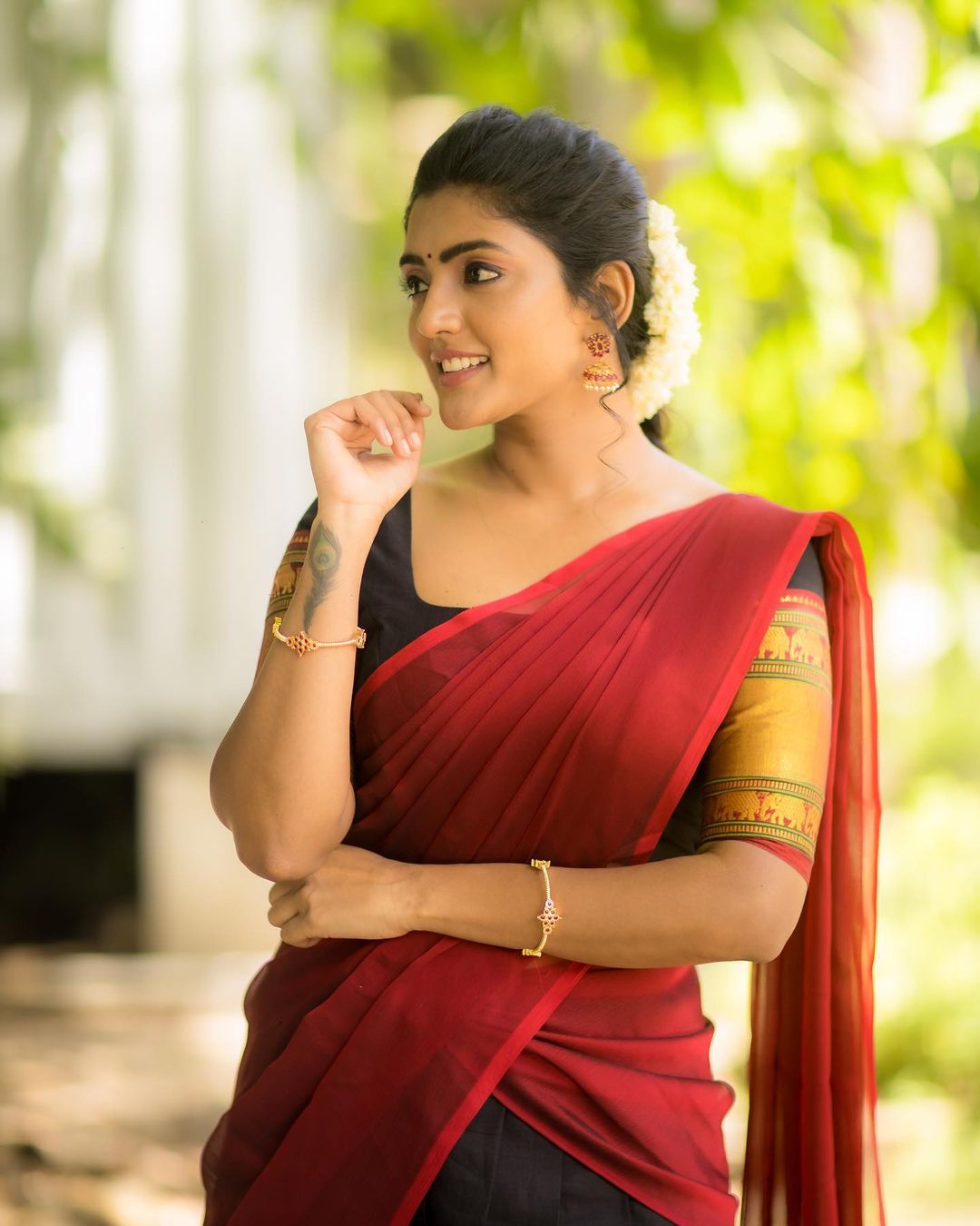 Eesha Rebba Stunning Dhavani Dress Photos Fashion Gallery