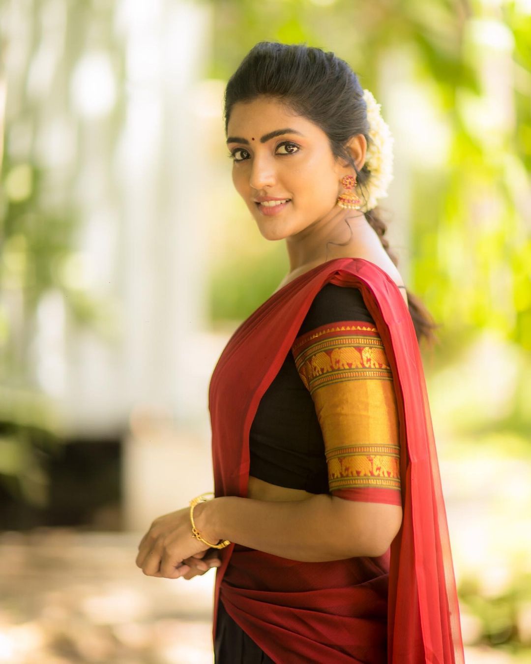 Eesha Rebba Stunning Dhavani Dress Photos Fashion Gallery