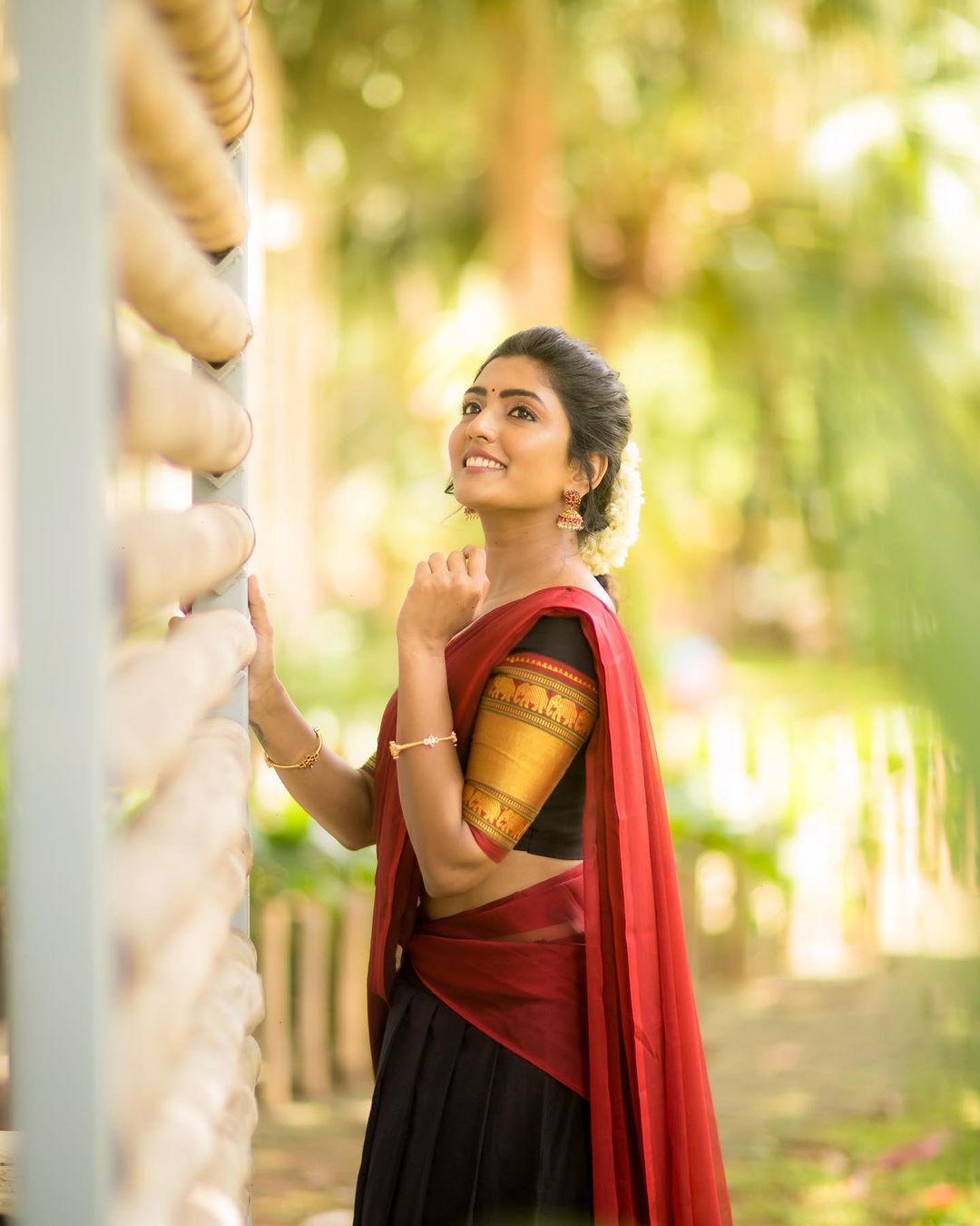 Eesha Rebba Stunning Dhavani Dress Photos Fashion Gallery