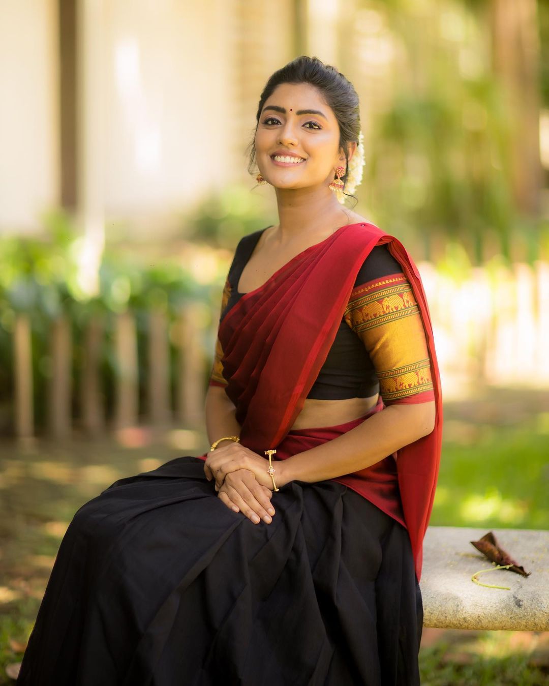 Eesha Rebba Stunning Dhavani Dress Photos Fashion Gallery