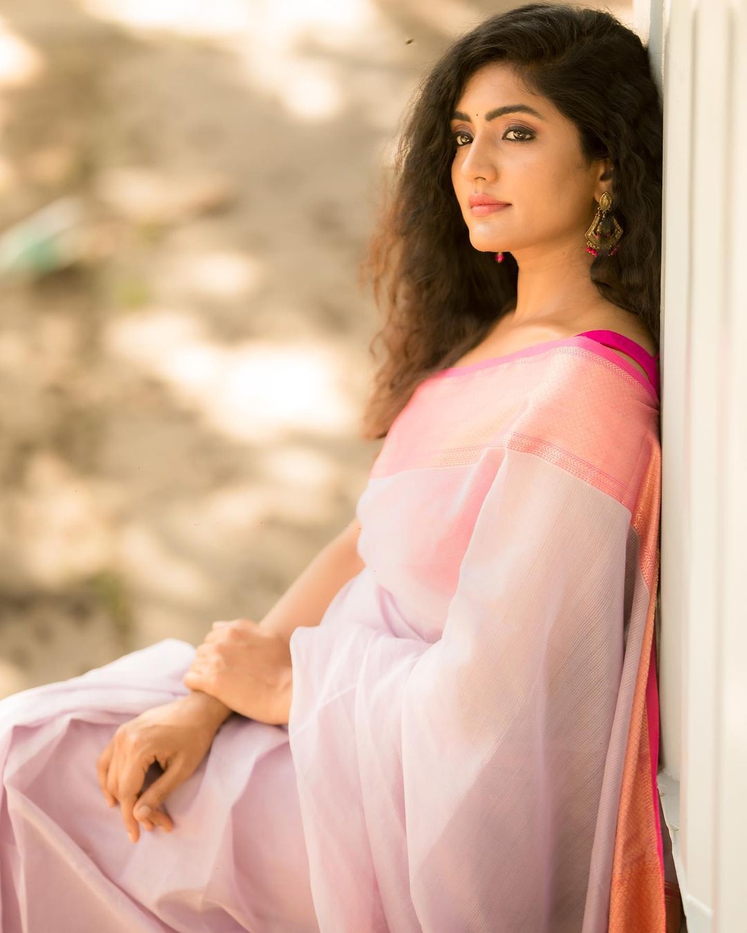 Eesha Rebba Stunning Latest Saree Photoshoot Collection