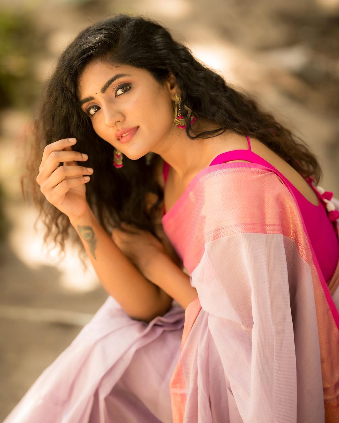 Eesha Rebba Stunning Latest Saree Photoshoot Collection