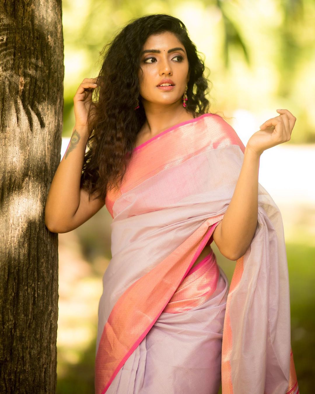 Eesha Rebba Stunning Latest Saree Photoshoot Collection